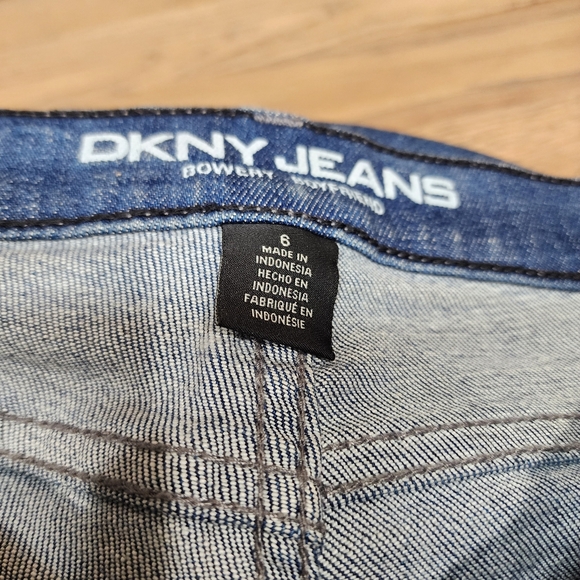 DKNY Jeans Womens Distressed Bowery Boyfriend Jeans -SZ 6 - Picture 5 of 7